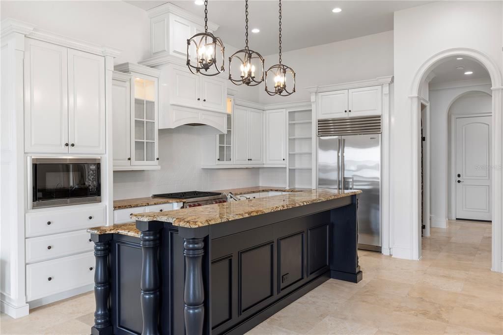 For Sale: $1,995,900 (4 beds, 5 baths, 4319 Square Feet)