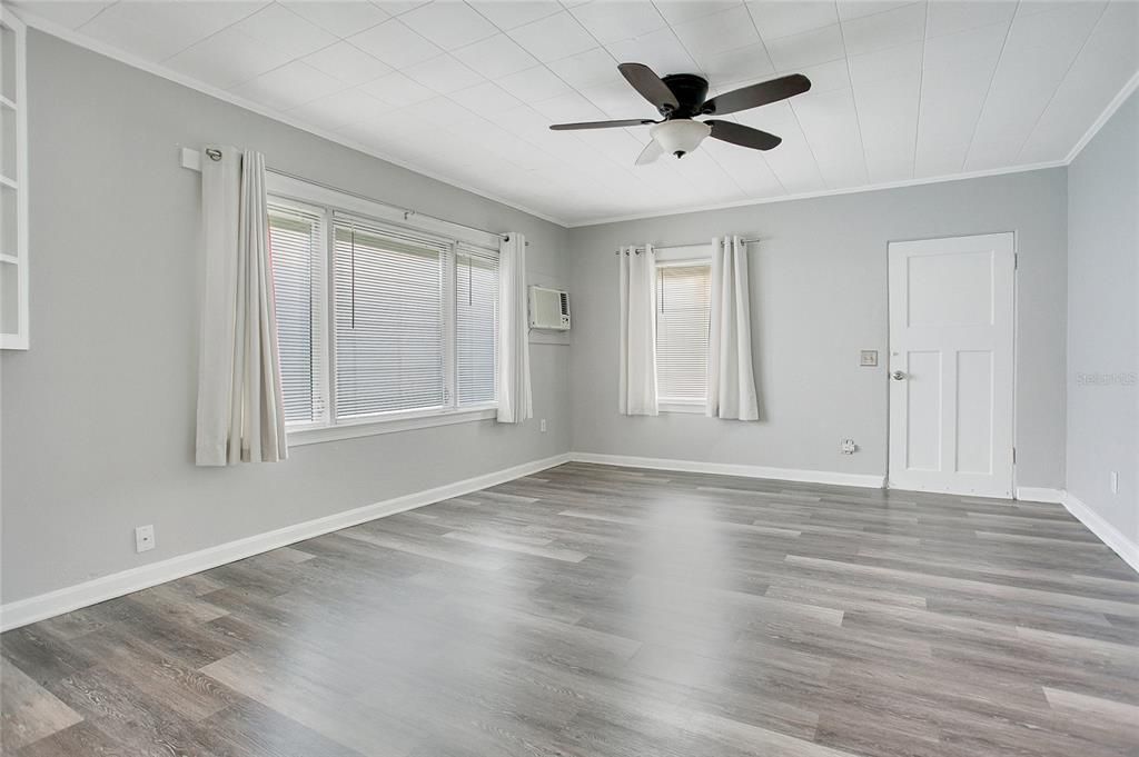 For Sale: $355,000 (3 beds, 2 baths, 1260 Square Feet)