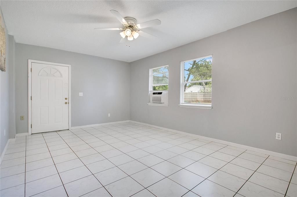 For Sale: $355,000 (3 beds, 2 baths, 1260 Square Feet)