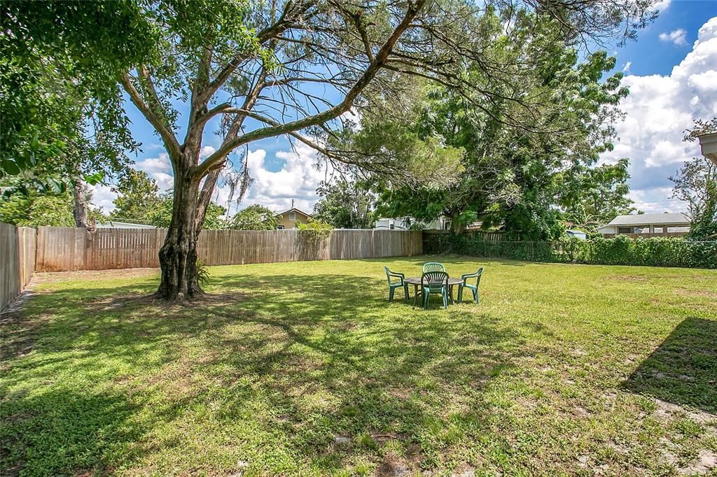 For Sale: $355,000 (3 beds, 2 baths, 1260 Square Feet)