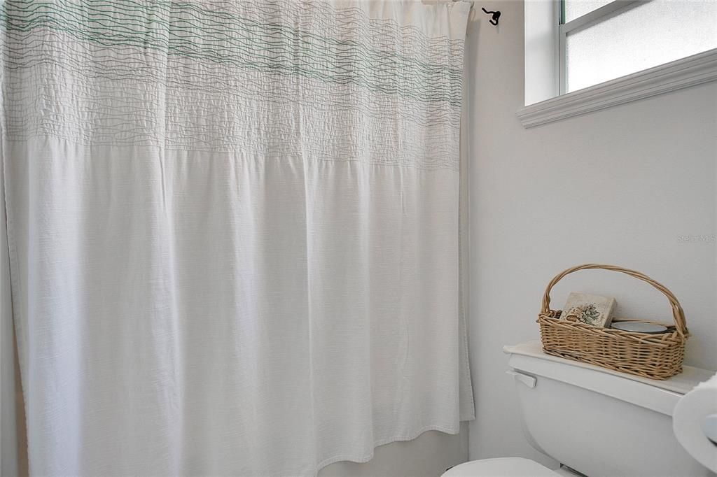 For Sale: $355,000 (3 beds, 2 baths, 1260 Square Feet)