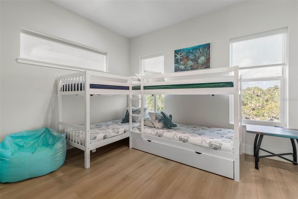 En Venta: $1,699,900 (5 camas, 4 baños, 2960 Pies cuadrados)