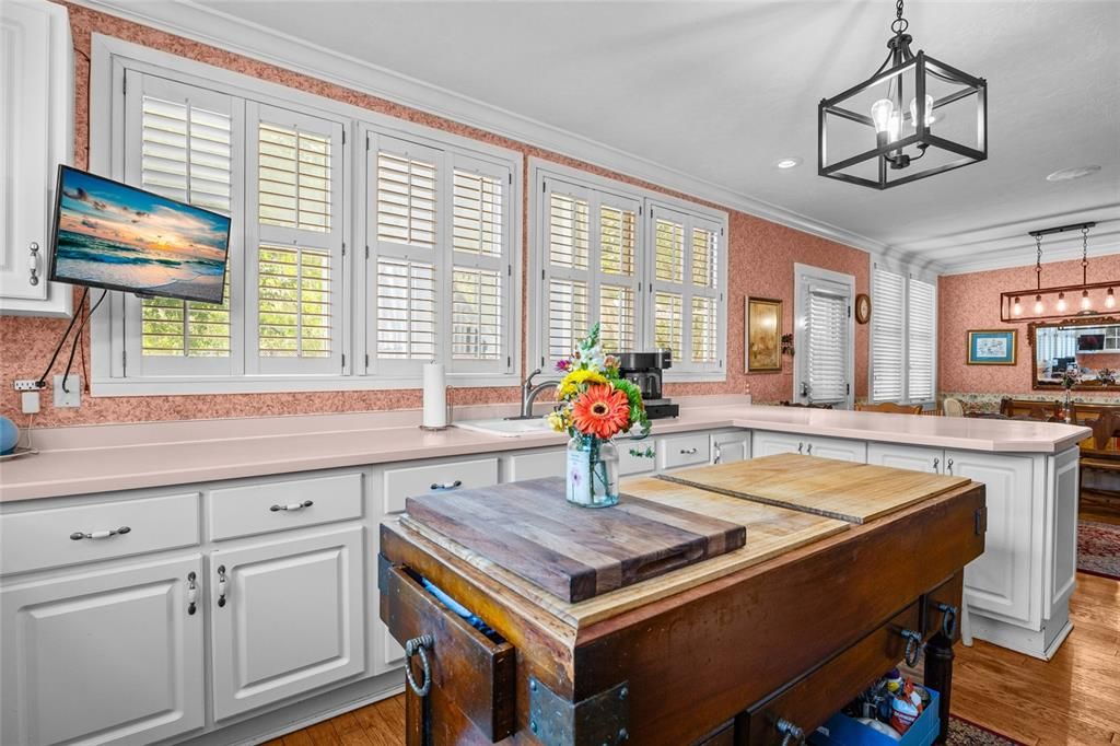 Active With Contract: $374,000 (4 beds, 3 baths, 3556 Square Feet)