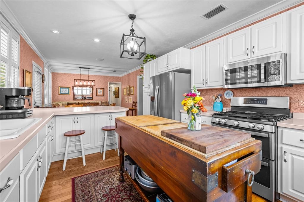 Active With Contract: $374,000 (4 beds, 3 baths, 3556 Square Feet)