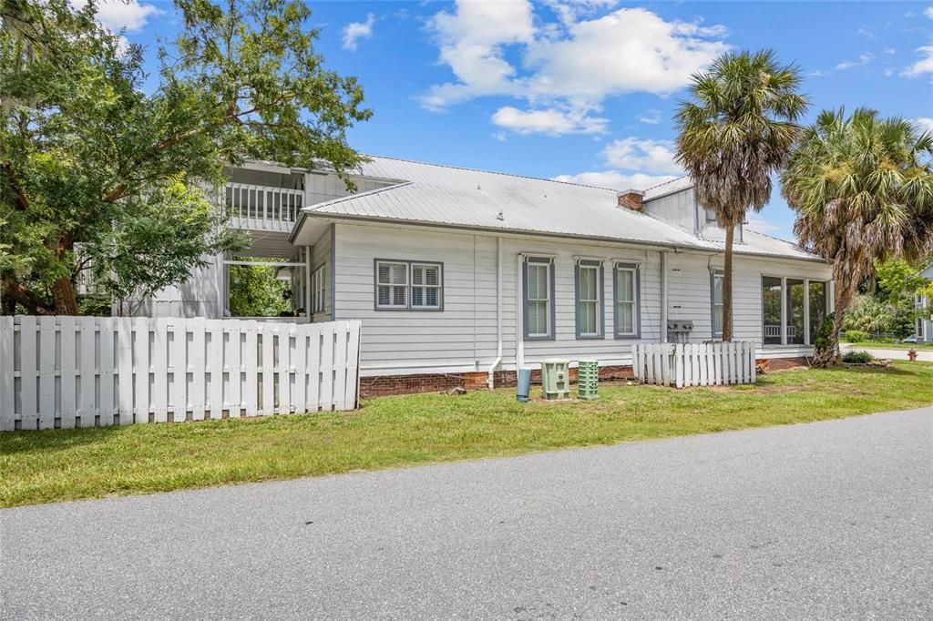 Active With Contract: $374,000 (4 beds, 3 baths, 3556 Square Feet)