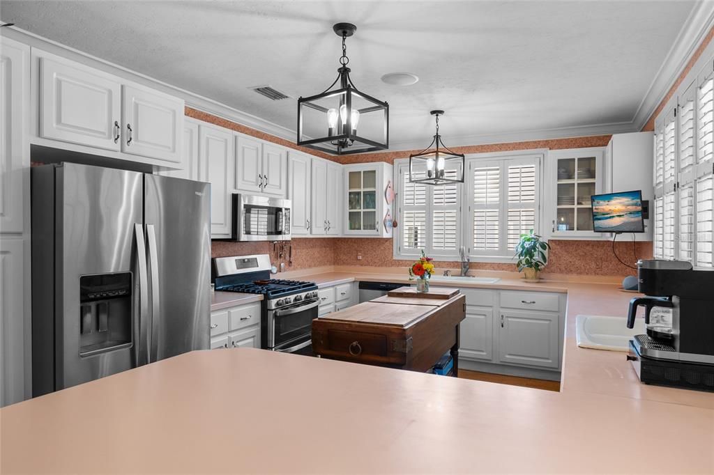 Active With Contract: $374,000 (4 beds, 3 baths, 3556 Square Feet)