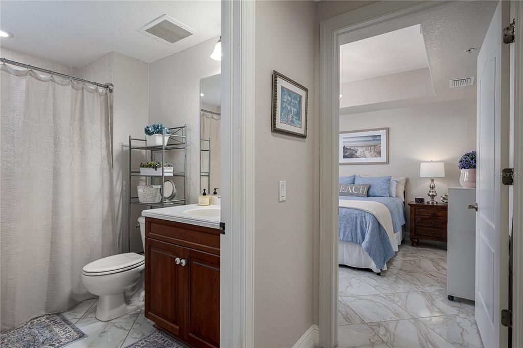 For Sale: $399,900 (2 beds, 2 baths, 1543 Square Feet)