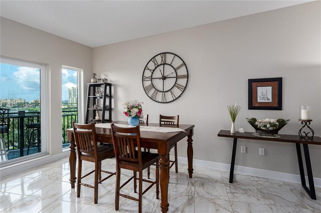 For Sale: $399,900 (2 beds, 2 baths, 1543 Square Feet)