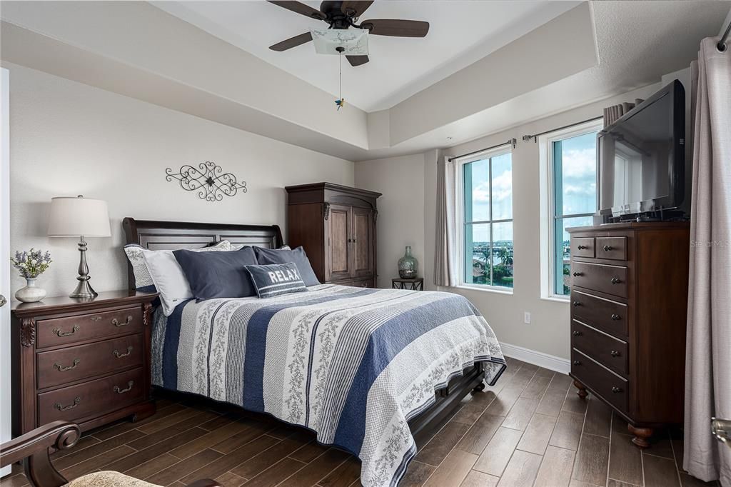 For Sale: $399,900 (2 beds, 2 baths, 1543 Square Feet)