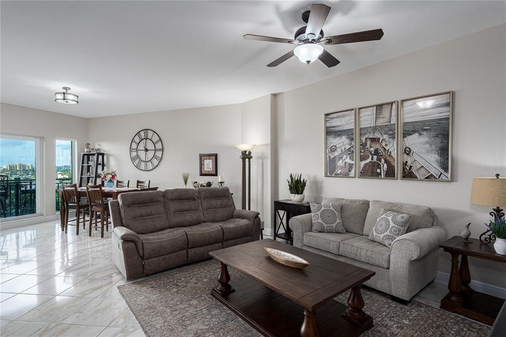 For Sale: $399,900 (2 beds, 2 baths, 1543 Square Feet)
