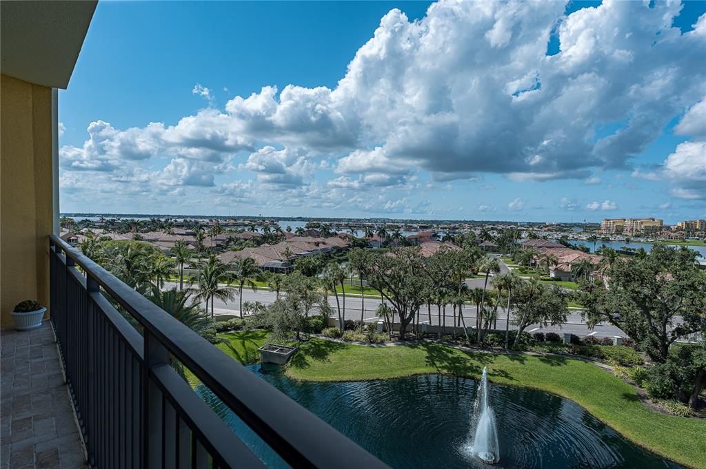 For Sale: $399,900 (2 beds, 2 baths, 1543 Square Feet)