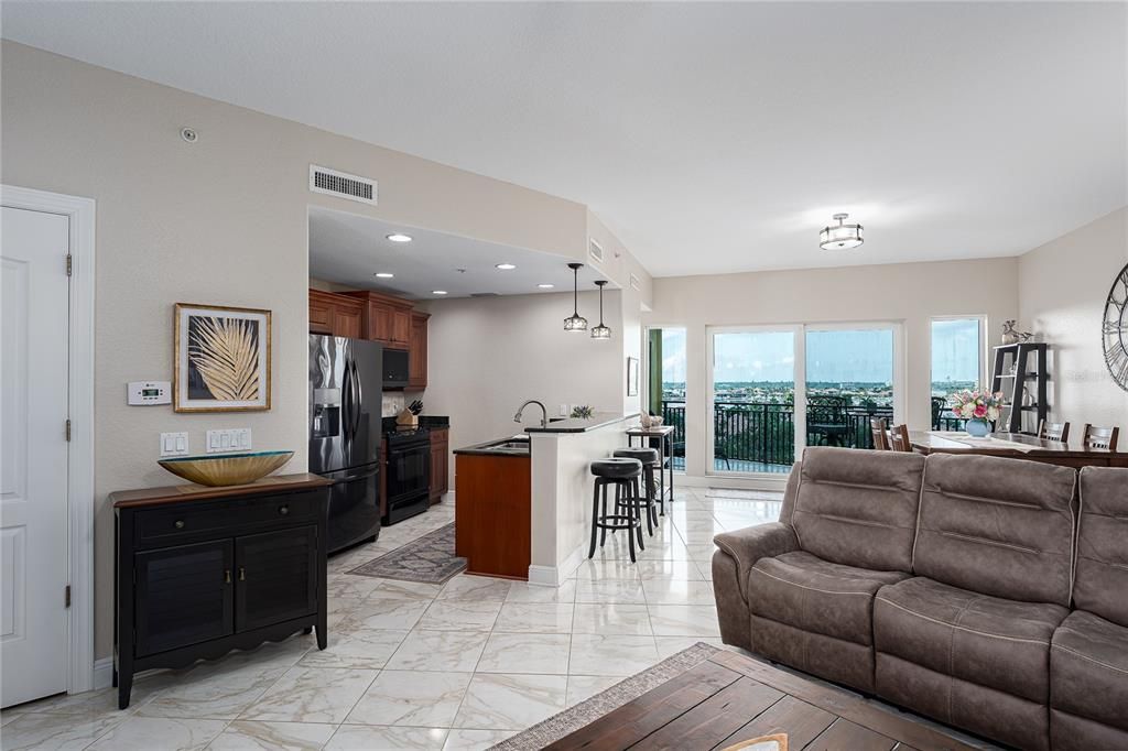 For Sale: $399,900 (2 beds, 2 baths, 1543 Square Feet)