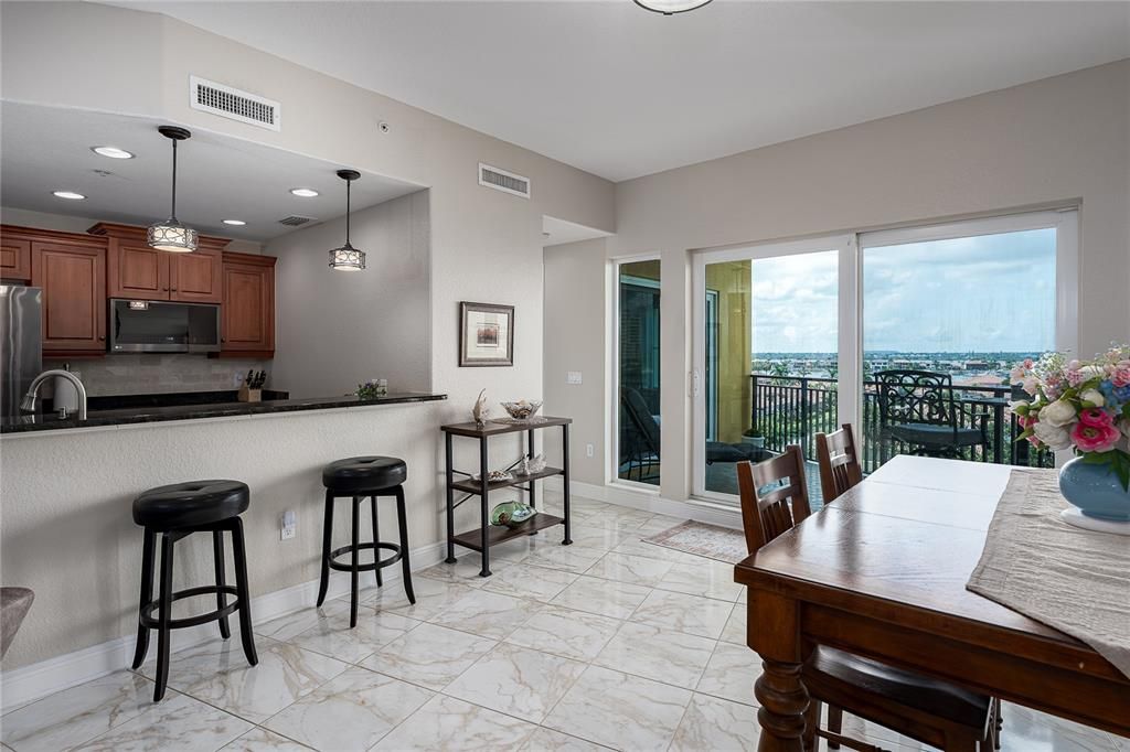 For Sale: $399,900 (2 beds, 2 baths, 1543 Square Feet)