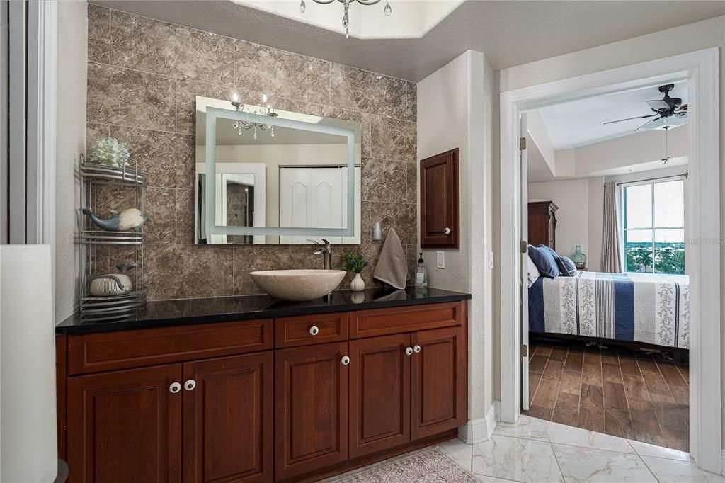 For Sale: $399,900 (2 beds, 2 baths, 1543 Square Feet)