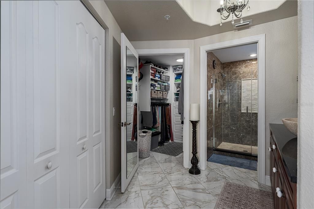 For Sale: $399,900 (2 beds, 2 baths, 1543 Square Feet)