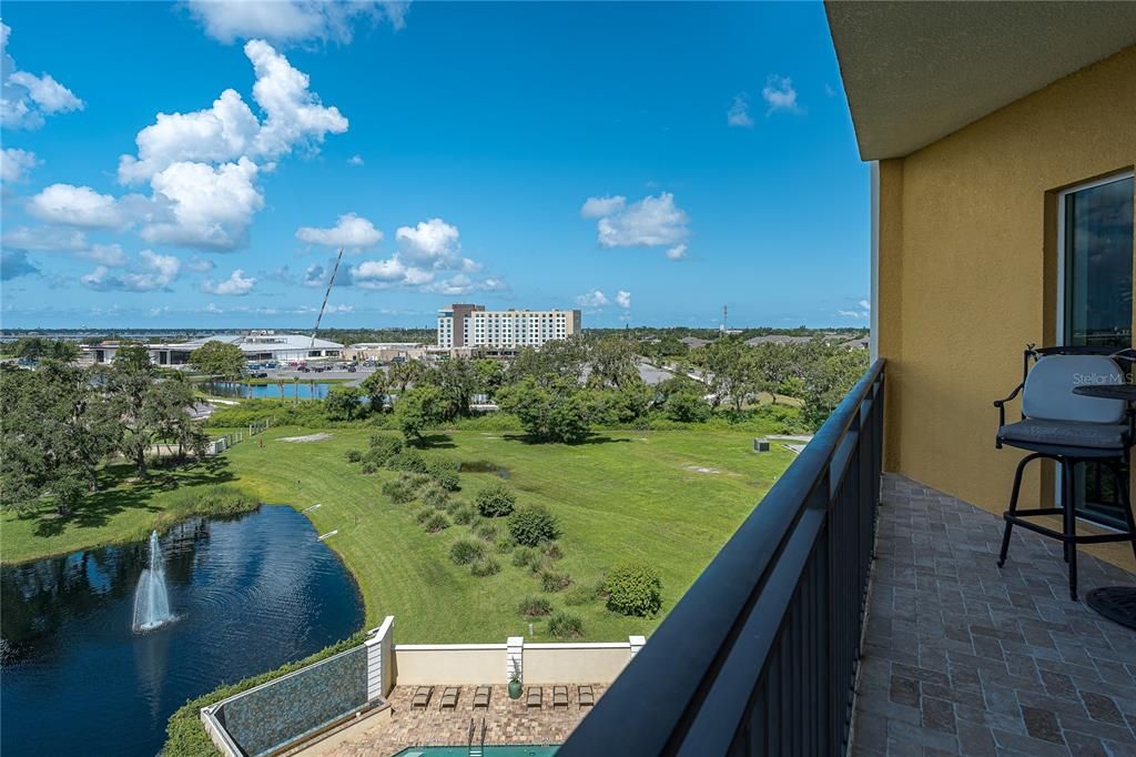 For Sale: $399,900 (2 beds, 2 baths, 1543 Square Feet)