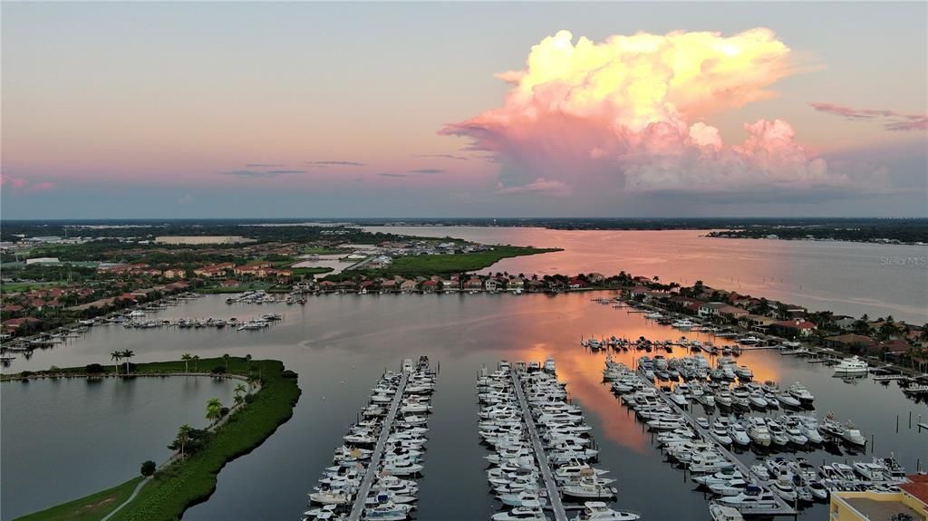 For Sale: $399,900 (2 beds, 2 baths, 1543 Square Feet)