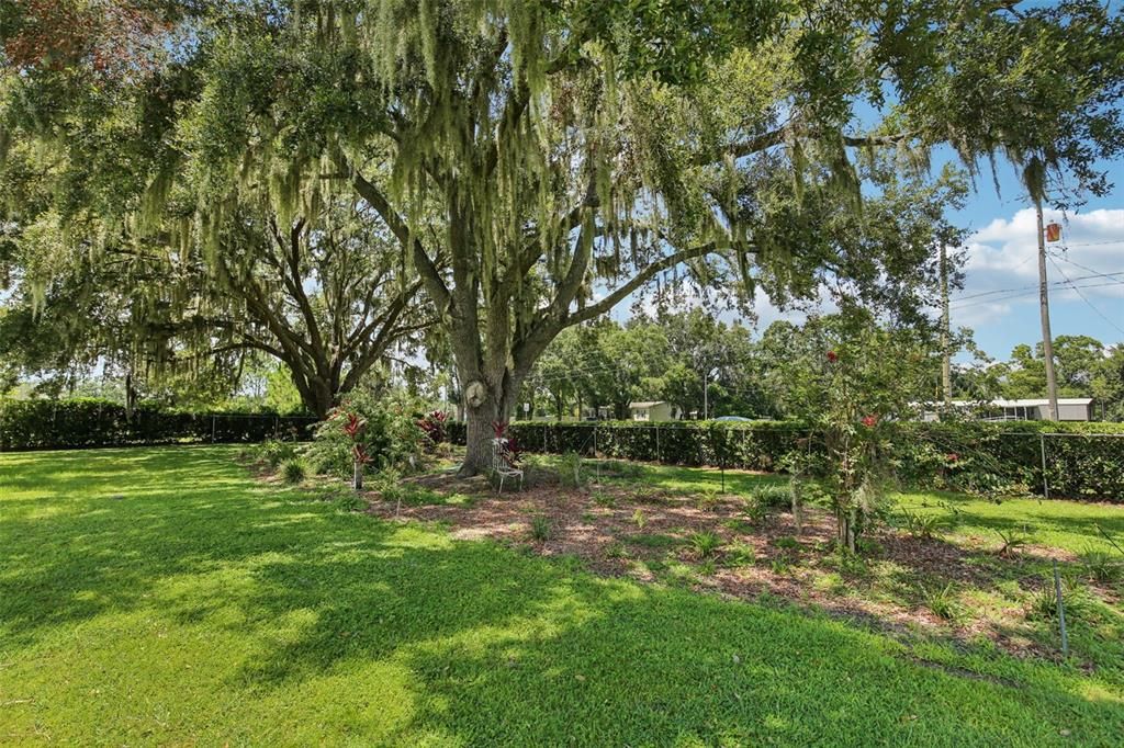 Active With Contract: $549,900 (4 beds, 2 baths, 3741 Square Feet)