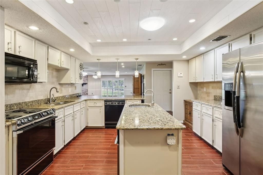 Active With Contract: $549,900 (4 beds, 2 baths, 3741 Square Feet)