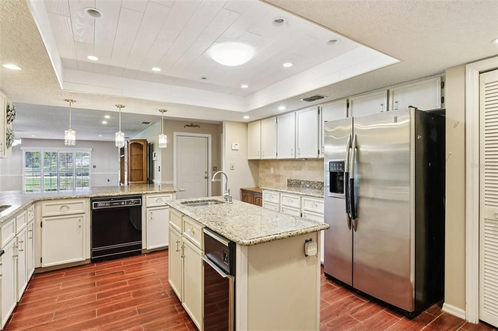 Active With Contract: $549,900 (4 beds, 2 baths, 3741 Square Feet)