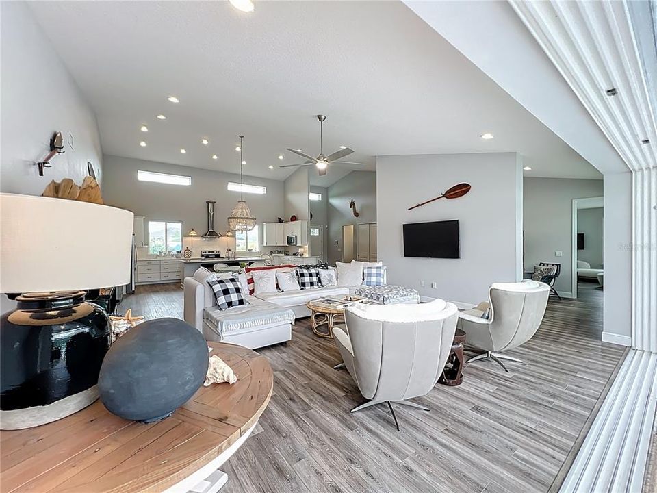 For Sale: $3,000,000 (5 beds, 5 baths, 4000 Square Feet)