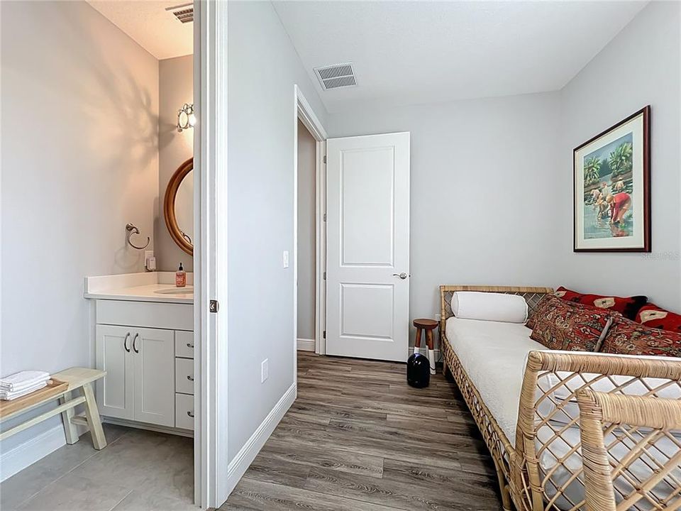 For Sale: $3,000,000 (5 beds, 5 baths, 4000 Square Feet)