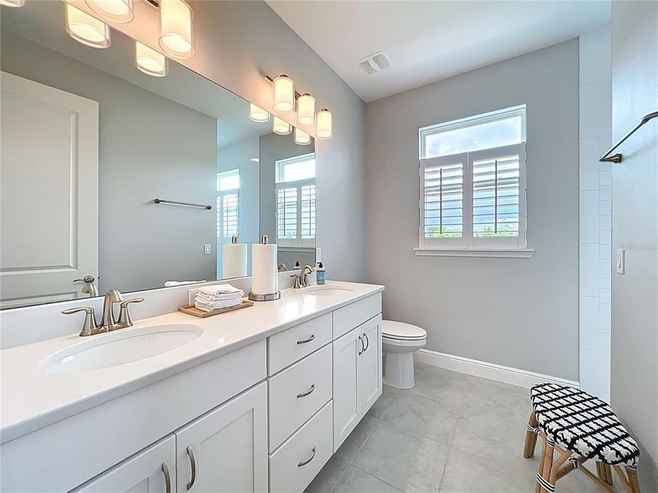 For Sale: $3,000,000 (5 beds, 5 baths, 4000 Square Feet)