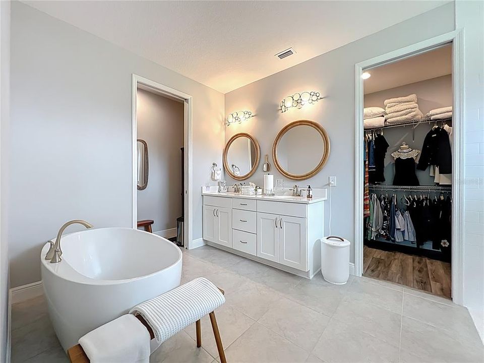 For Sale: $3,000,000 (5 beds, 5 baths, 4000 Square Feet)