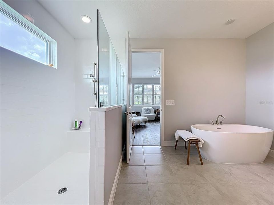 For Sale: $3,000,000 (5 beds, 5 baths, 4000 Square Feet)