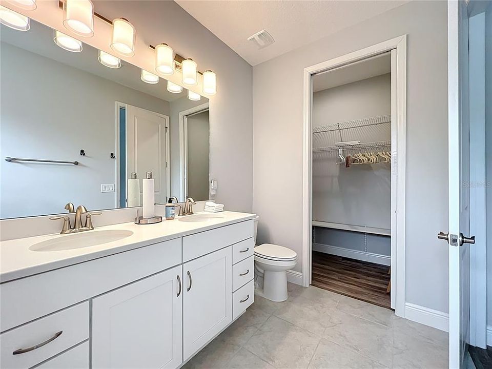 For Sale: $3,000,000 (5 beds, 5 baths, 4000 Square Feet)