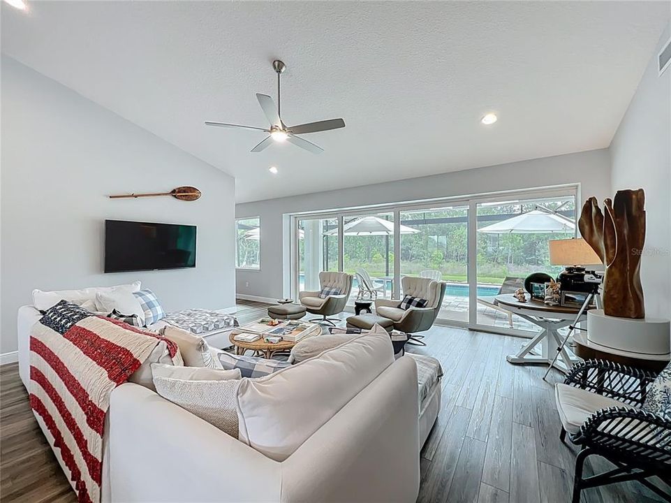 For Sale: $3,000,000 (5 beds, 5 baths, 4000 Square Feet)