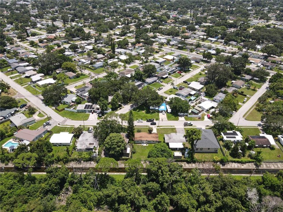 For Sale: $265,000 (2 beds, 1 baths, 888 Square Feet)