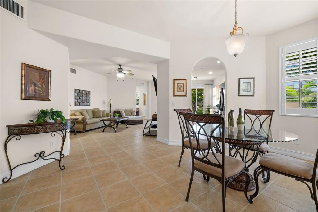 待售: $475,000 (3 贝兹, 2 浴室, 1496 平方英尺)