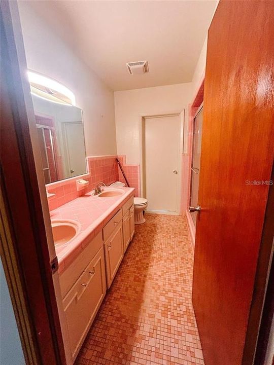 En Venta: $499,900 (4 camas, 3 baños, 2747 Pies cuadrados)