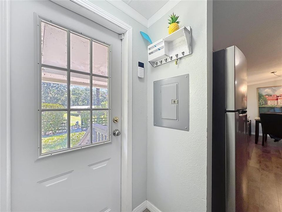 For Sale: $650,000 (3 beds, 2 baths, 1080 Square Feet)