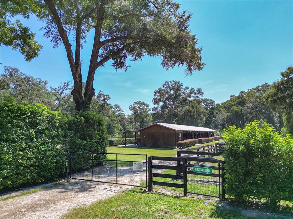 For Sale: $650,000 (3 beds, 2 baths, 1080 Square Feet)