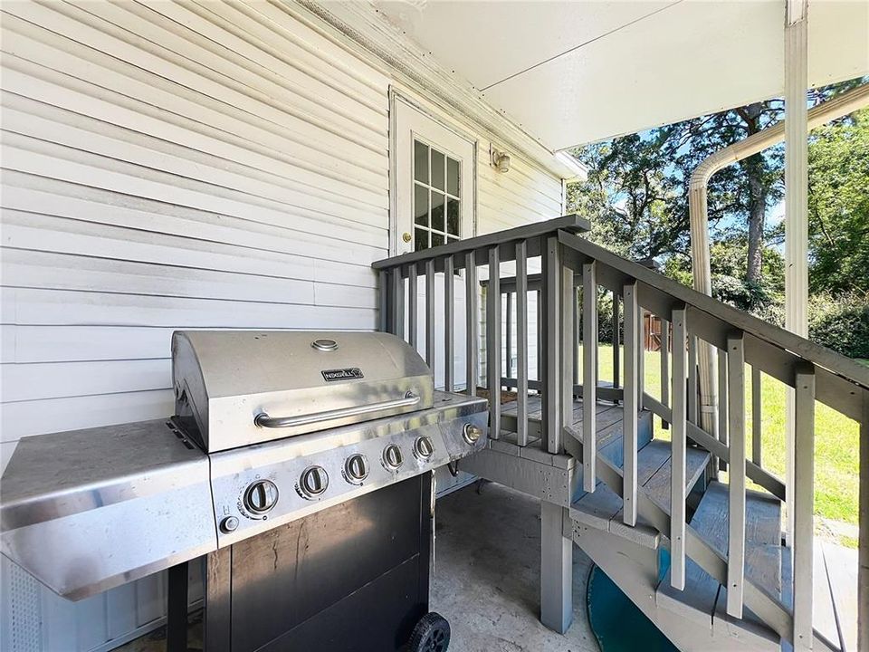 For Sale: $650,000 (3 beds, 2 baths, 1080 Square Feet)