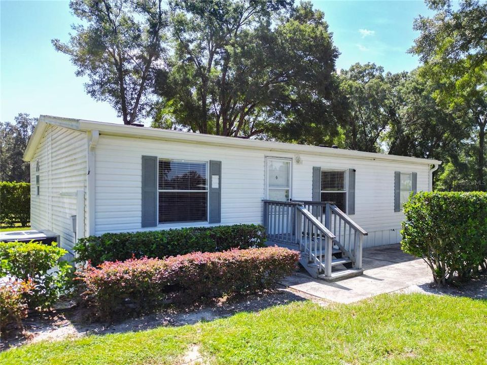 For Sale: $650,000 (3 beds, 2 baths, 1080 Square Feet)