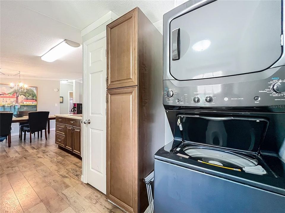 For Sale: $650,000 (3 beds, 2 baths, 1080 Square Feet)