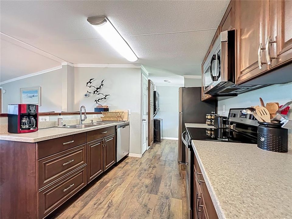 For Sale: $650,000 (3 beds, 2 baths, 1080 Square Feet)