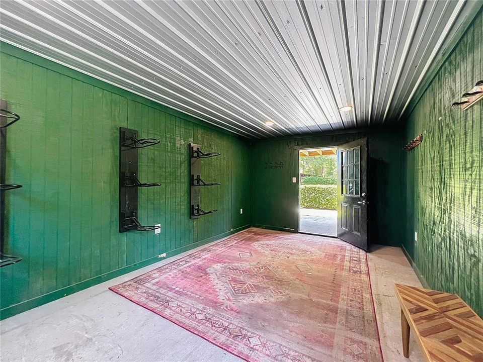 For Sale: $650,000 (3 beds, 2 baths, 1080 Square Feet)