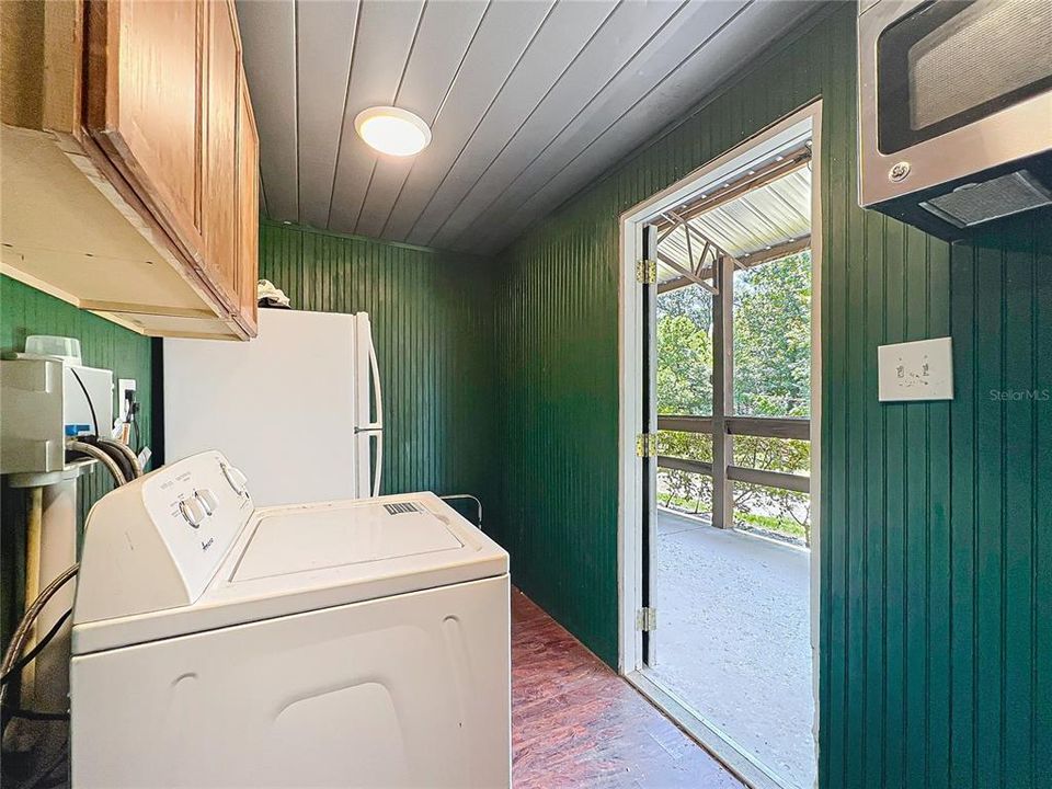 For Sale: $650,000 (3 beds, 2 baths, 1080 Square Feet)