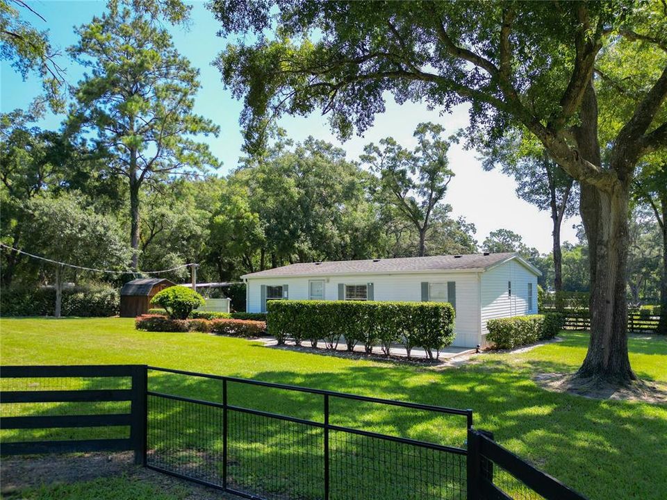 For Sale: $650,000 (3 beds, 2 baths, 1080 Square Feet)