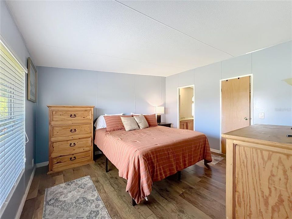 For Sale: $650,000 (3 beds, 2 baths, 1080 Square Feet)