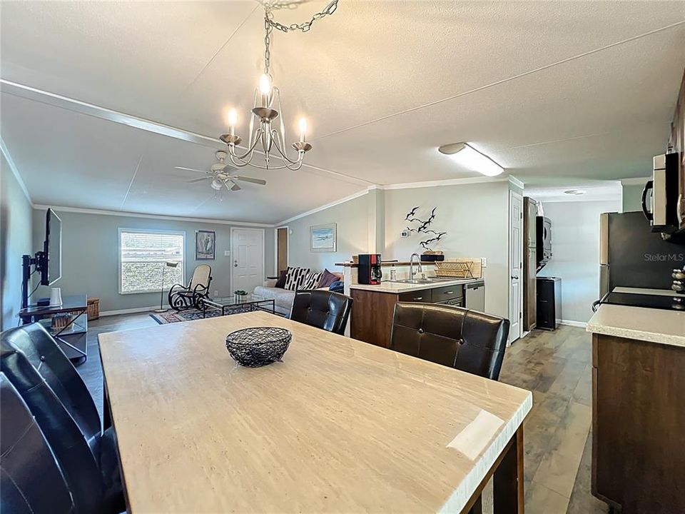 For Sale: $650,000 (3 beds, 2 baths, 1080 Square Feet)