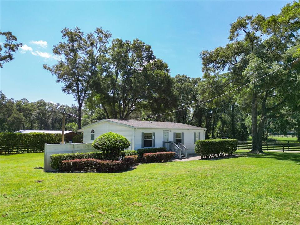 For Sale: $650,000 (3 beds, 2 baths, 1080 Square Feet)