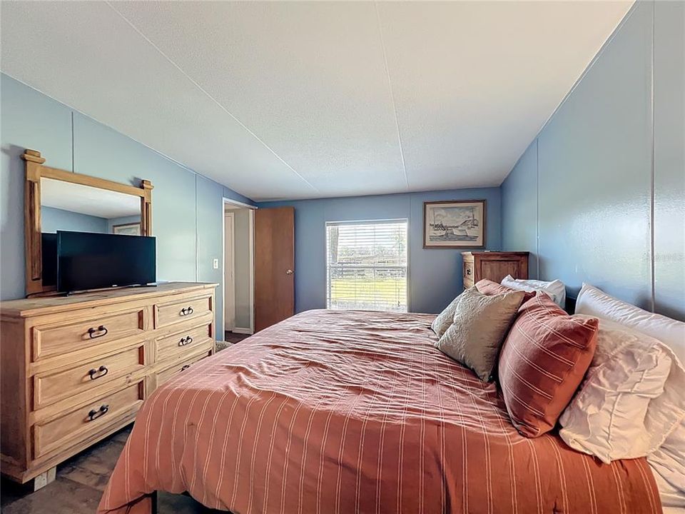 For Sale: $650,000 (3 beds, 2 baths, 1080 Square Feet)