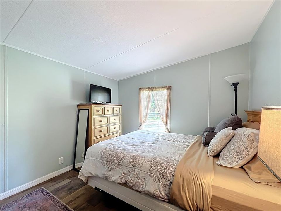 For Sale: $650,000 (3 beds, 2 baths, 1080 Square Feet)