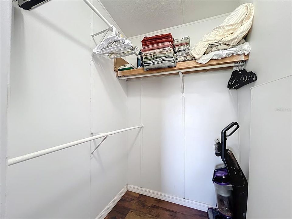 For Sale: $650,000 (3 beds, 2 baths, 1080 Square Feet)