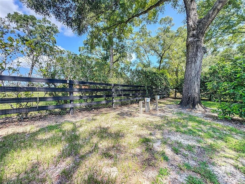 For Sale: $650,000 (3 beds, 2 baths, 1080 Square Feet)